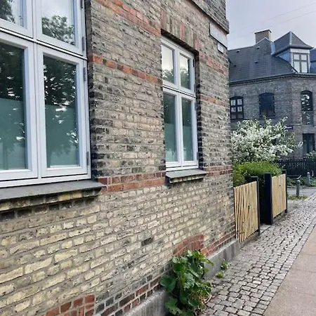 Apartment Uniq With A Little Garden - Placed In The Heart Of Copenhagen!